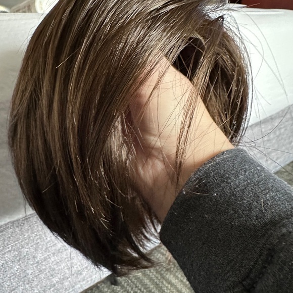 Brand new bob synthetic wig - Picture 5 of 10